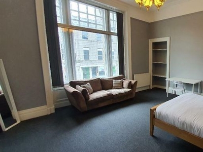 3 bedroom flat to rent Aberdeen, AB11 6BB
