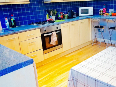 3 Bedroom House For Rent In Leeds, West Yorkshire