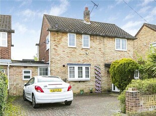 3 Bedroom House For Sale In Sunbury-on-thames, Surrey