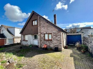 3 Bedroom Link Detached House For Sale In Pen-y-fai, Bridgend Borough