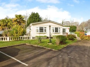3 Bedroom Mobile Home For Sale In Sidcup, Kent