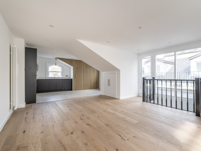 3 bedroom property for sale in Priory Terrace, London, NW6