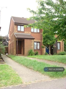 3 Bedroom Semi-detached House For Rent In West Drayton