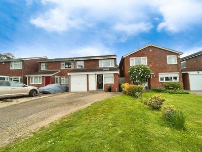 3 bedroom semi-detached house for sale in Coniston Road, Basingstoke, Hampshire, RG22