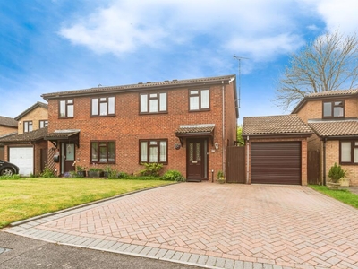 3 bedroom semi-detached house for sale in Constable Close, Basingstoke, RG21