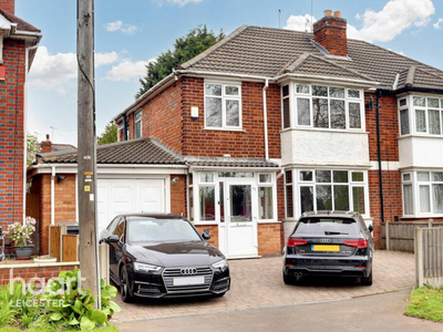 3 bedroom semi-detached house for sale in Groby Road, Leicester, LE3