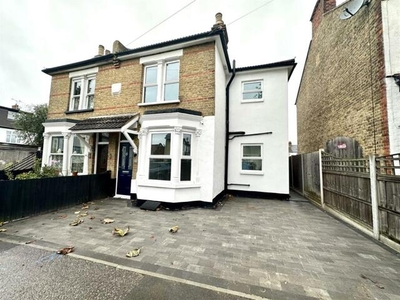 3 Bedroom Semi-detached House For Sale In Leigh On Sea