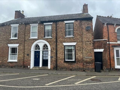 3 Bedroom Semi-detached House For Sale In Louth