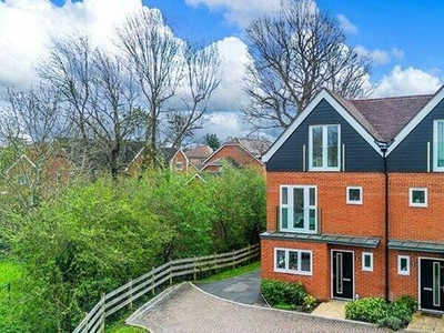 3 Bedroom Semi-detached House For Sale In Oxted