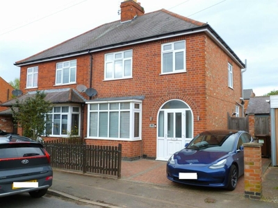 3 bedroom semi-detached house for sale in Wellington Street, Syston., LE7