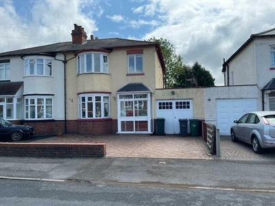 3 Bedroom Semi-detached House For Sale In West Bromwich, West Midlands
