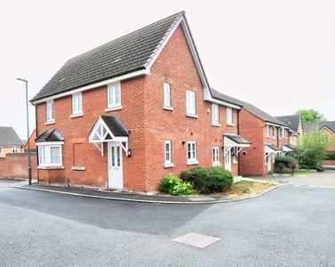 3 bedroom semi-detached house to rent High Wycombe, HP13 5SF