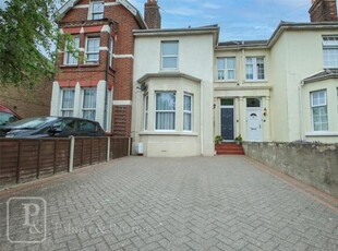 3 Bedroom Terraced House For Sale In Clacton-on-sea, Essex