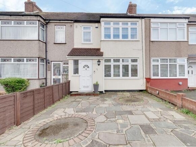 3 Bedroom Terraced House For Sale In Rainham