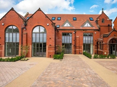 3 Bedroom Town House For Sale In Hale