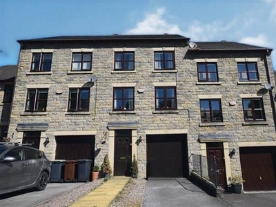 3 Bedroom Town House For Sale In Whaley Bridge