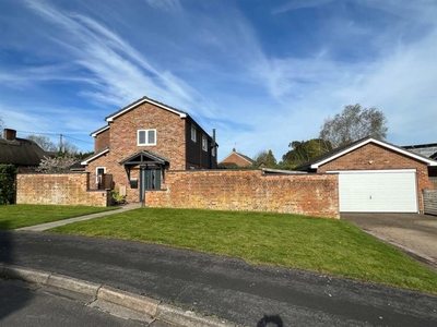 4 bedroom detached house for sale in Almond Close, Old Basing, Basingstoke, RG24