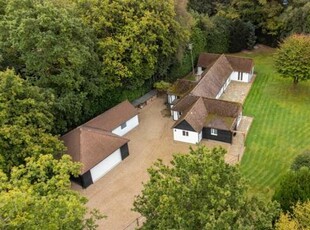 4 Bedroom Detached House For Sale In Copthorne