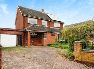 4 Bedroom Detached House For Sale In Evesham, Worcestershire