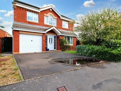 4 bedroom detached house for sale in Fox Hollow, Oadby Grange, LE2