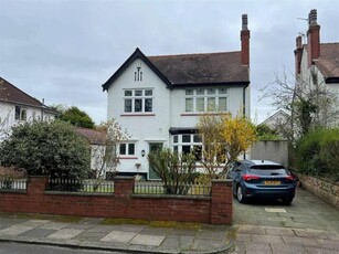 4 Bedroom Detached House For Sale In Hesketh Park, Southport