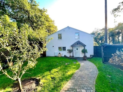 4 Bedroom Detached House For Sale In Lymington, Hampshire