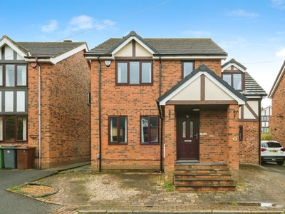4 bedroom detached house for sale in Markham Croft, Rawdon, Leeds, LS19