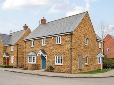 4 Bedroom Detached House For Sale In Middleton Cheney, Banbury