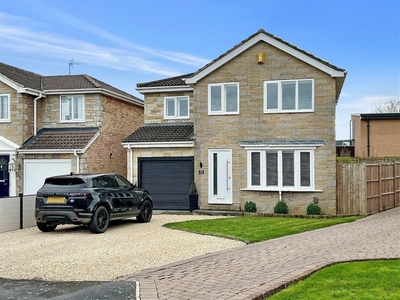 4 bedroom detached house for sale in Pine Close, Wetherby, LS22