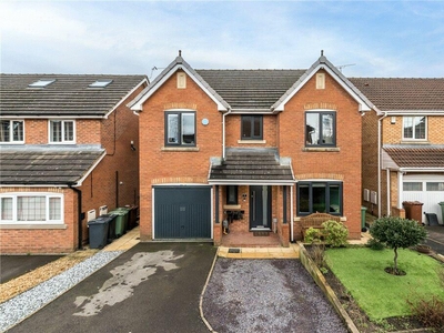 4 bedroom detached house for sale in Suffield Close, Morley, Leeds, West Yorkshire, LS27