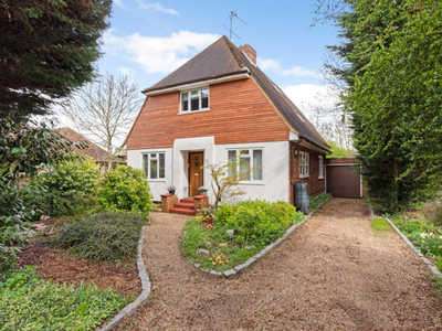 4 Bedroom Detached House For Sale In Wraysbury