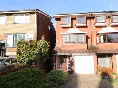 4 Bedroom End Of Terrace House For Sale In Bromley
