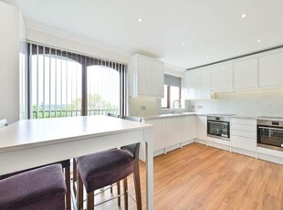 4 Bedroom Flat For Rent In Gladstone Park, London