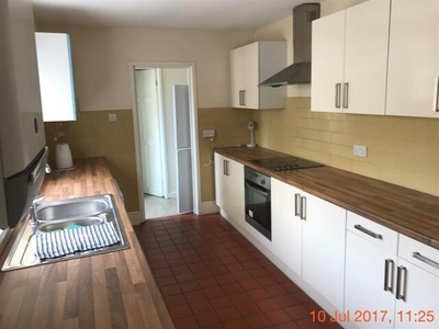 4 Bedroom Semi-detached House For Rent In Lincoln