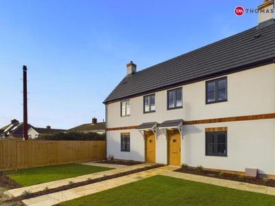 4 Bedroom Semi-detached House For Sale In St. Neots, Cambridgeshire