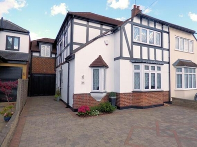 4 Bedroom Semi-detached House For Sale In Upminster, Essex