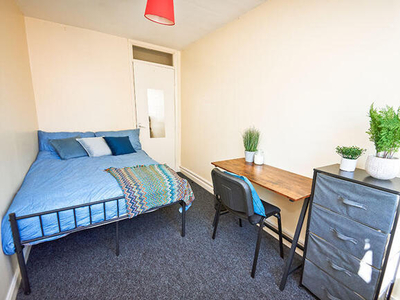4 Bedroom Town House For Rent In Nottingham