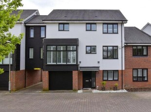 4 Bedroom Town House For Sale In Leybourne, West Malling
