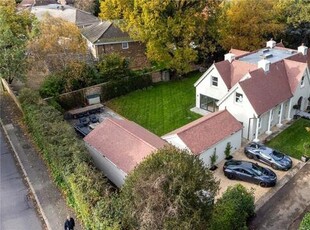 5 Bedroom Detached House For Sale In Datchet, Berkshire