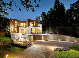 5 Bedroom Detached House For Sale In Farnham, Surrey