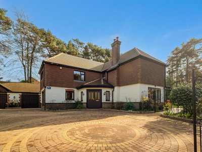 5 Bedroom Detached House For Sale In Hampshire