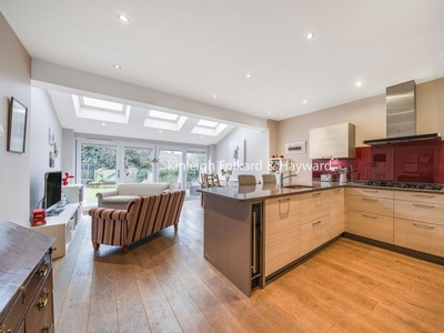 5 bedroom House for sale in Hillcourt Avenue, North Finchley N12