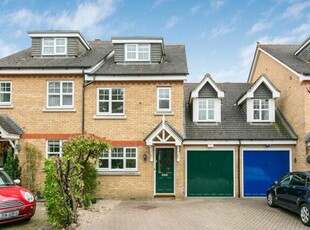 5 Bedroom Mews Property For Rent In Digswell
