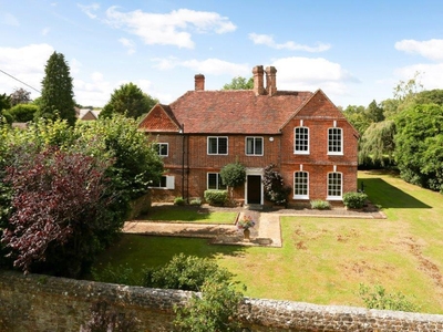 5 bedroom property for sale in Petworth Road, GODALMING, GU8