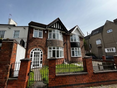 5 bedroom semi-detached house to rent Leicester, LE2 1ND