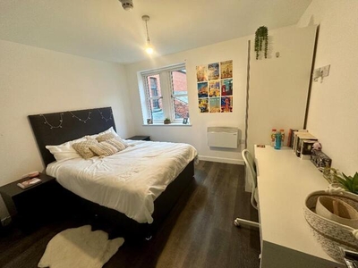 6 Bedroom Apartment For Rent In Leeds, West Yorkshire