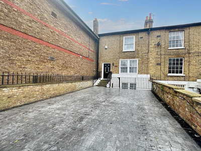 6 Bedroom End Of Terrace House For Rent In Uxbridge