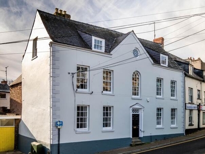 6 Bedroom Town House For Sale In Monmouth
