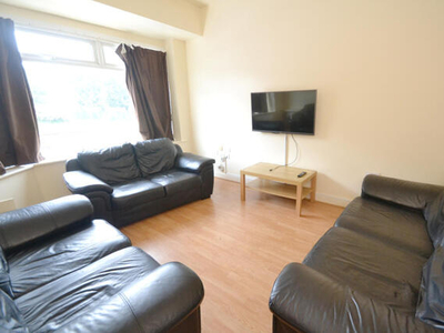 7 Bedroom Terraced House For Rent In Victoria Park, Manchester
