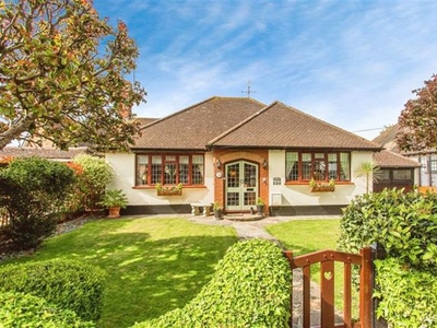 Bungalow for sale in Thorpe Hall Avenue, Southend-On-Sea SS1